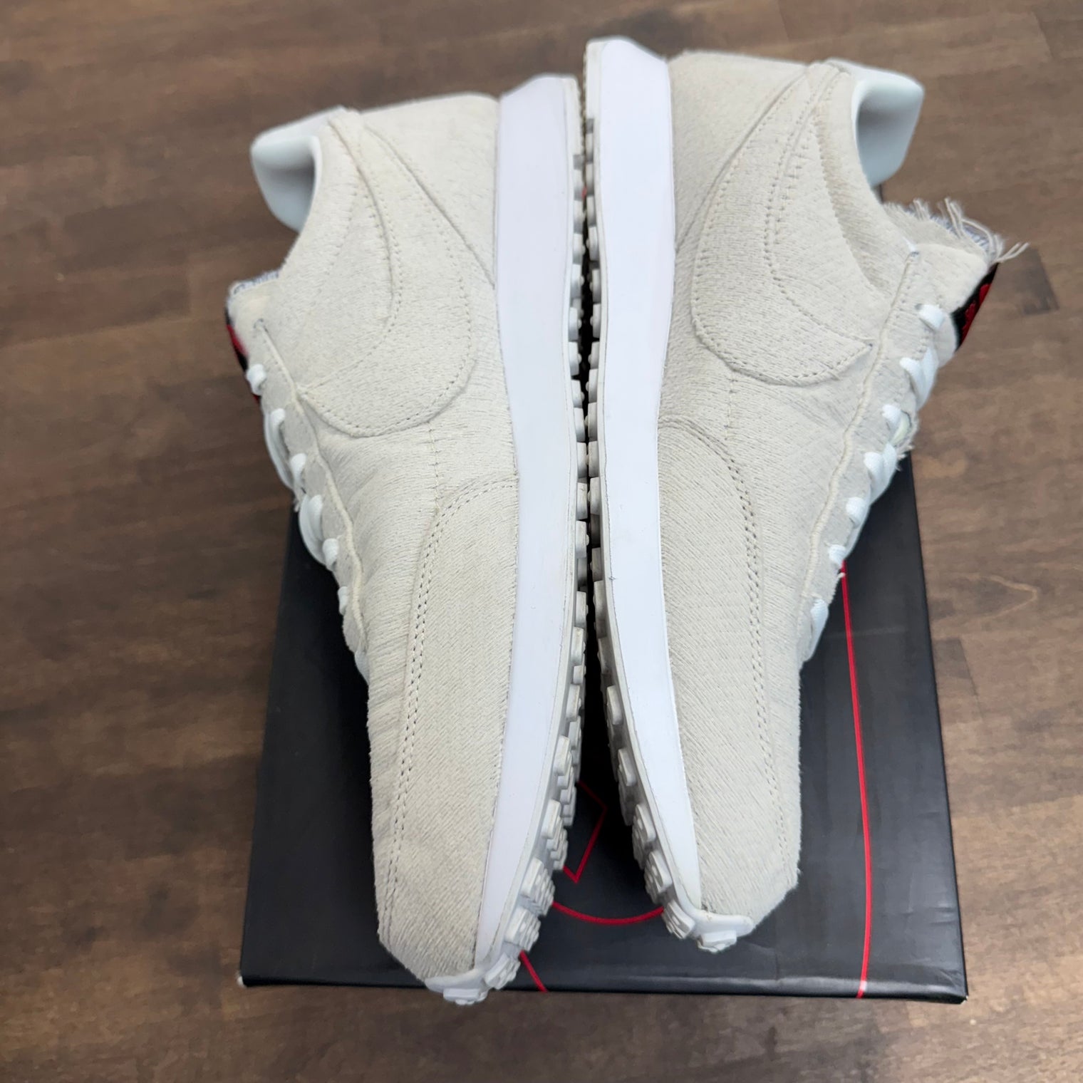 Stranger Things Sail Upside Down Pack Air Tailwind 79 (USED)