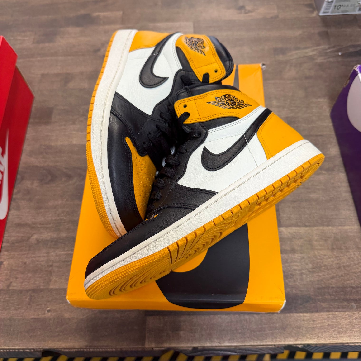 Taxi Jordan 1 High (USED)