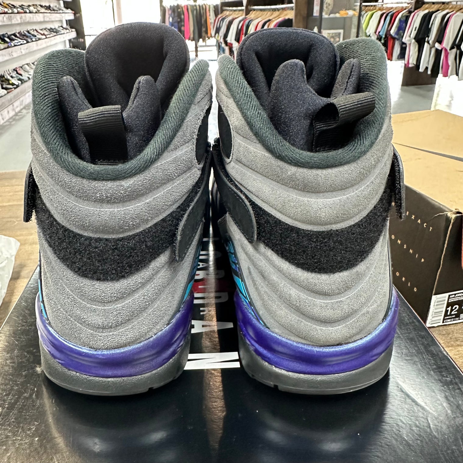 Aqua Jordan 8 Retro (2025) (USED)