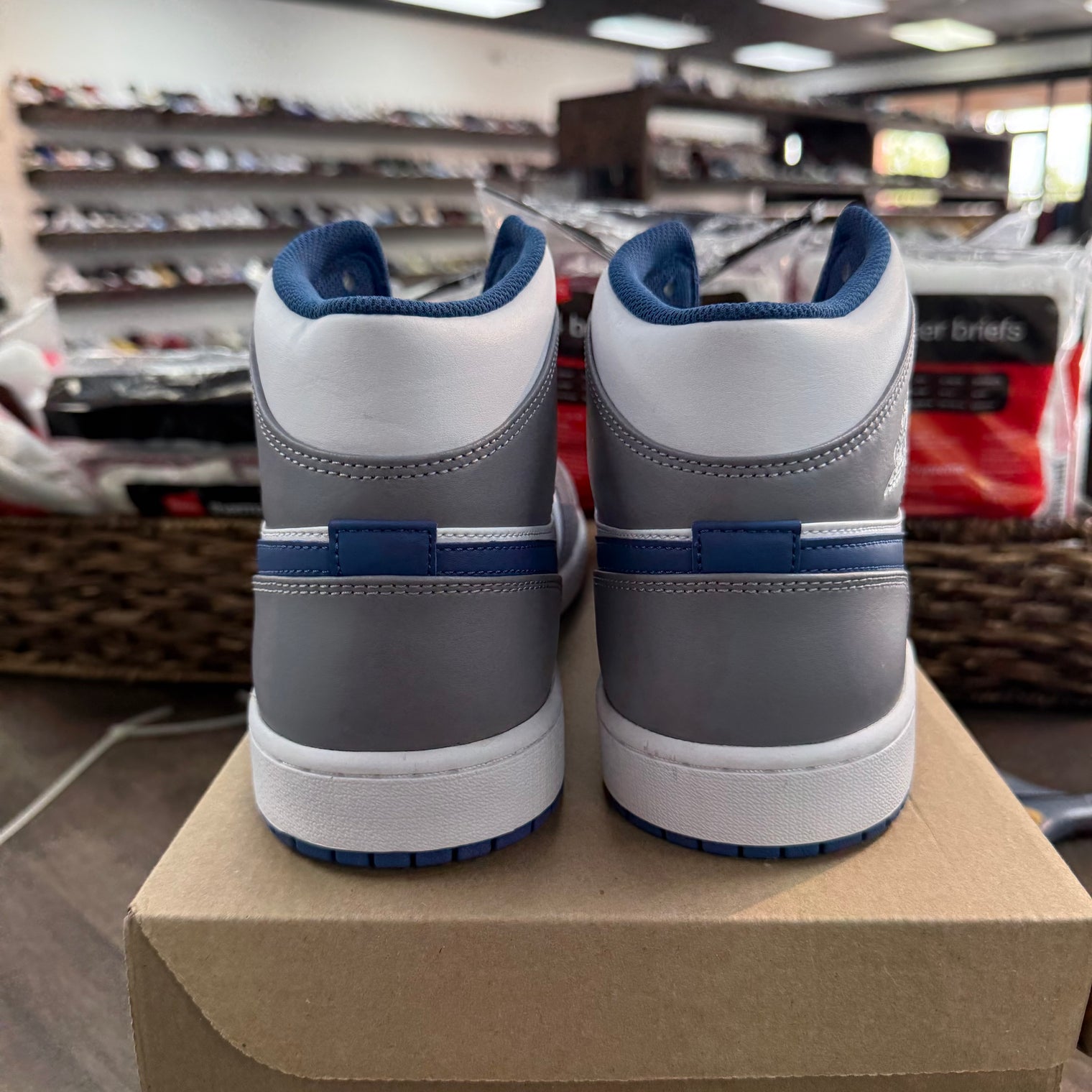 True Blue Jordan 1 Mid (USED, No Lid)