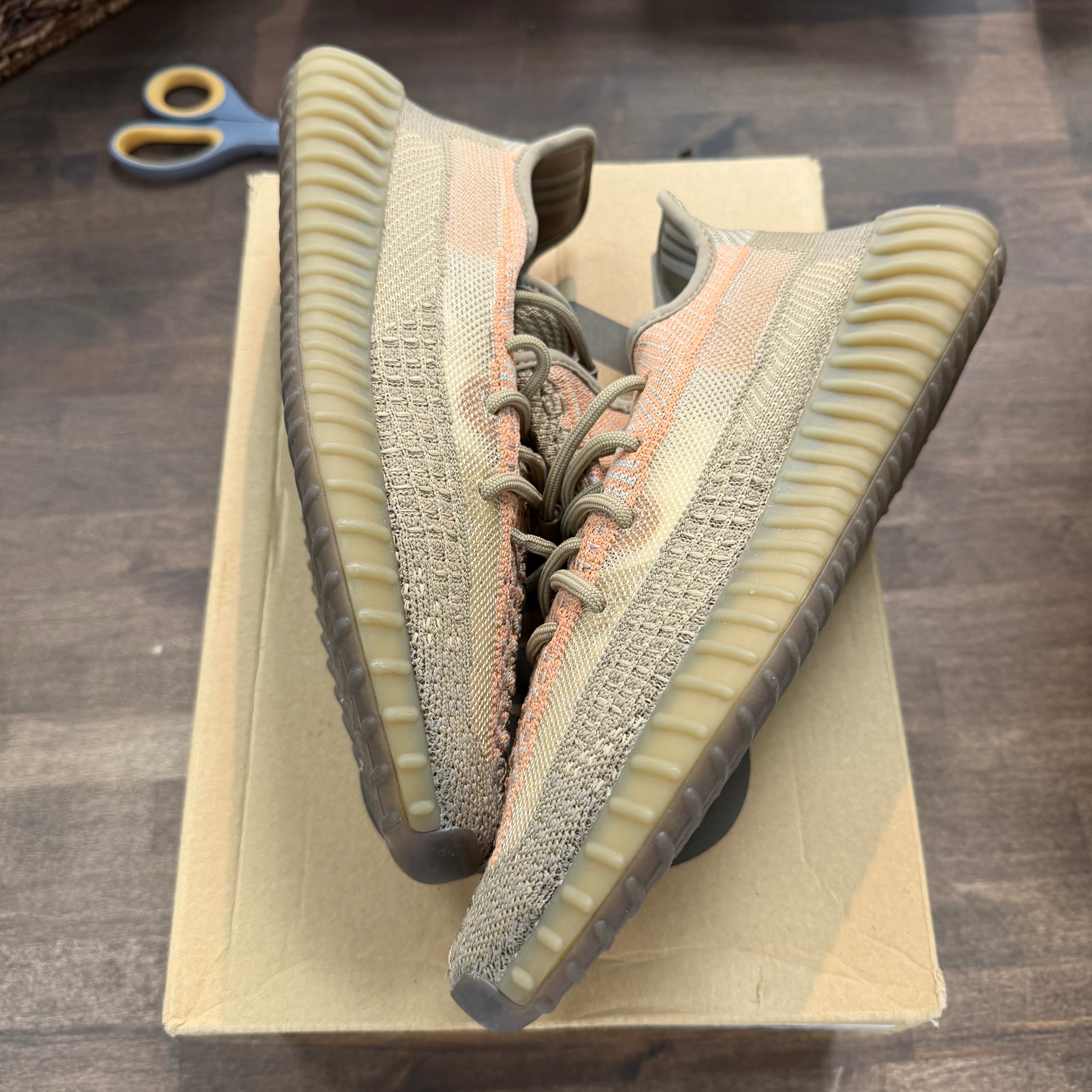 adidas Yeezy Boost 350 V2 Sand Taupe Size 9 (Pre-Owned)