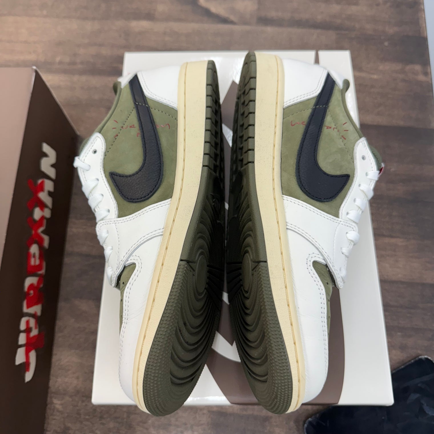 Medium Olive Travis Scott Jordan 1 Low OG SP (Used)