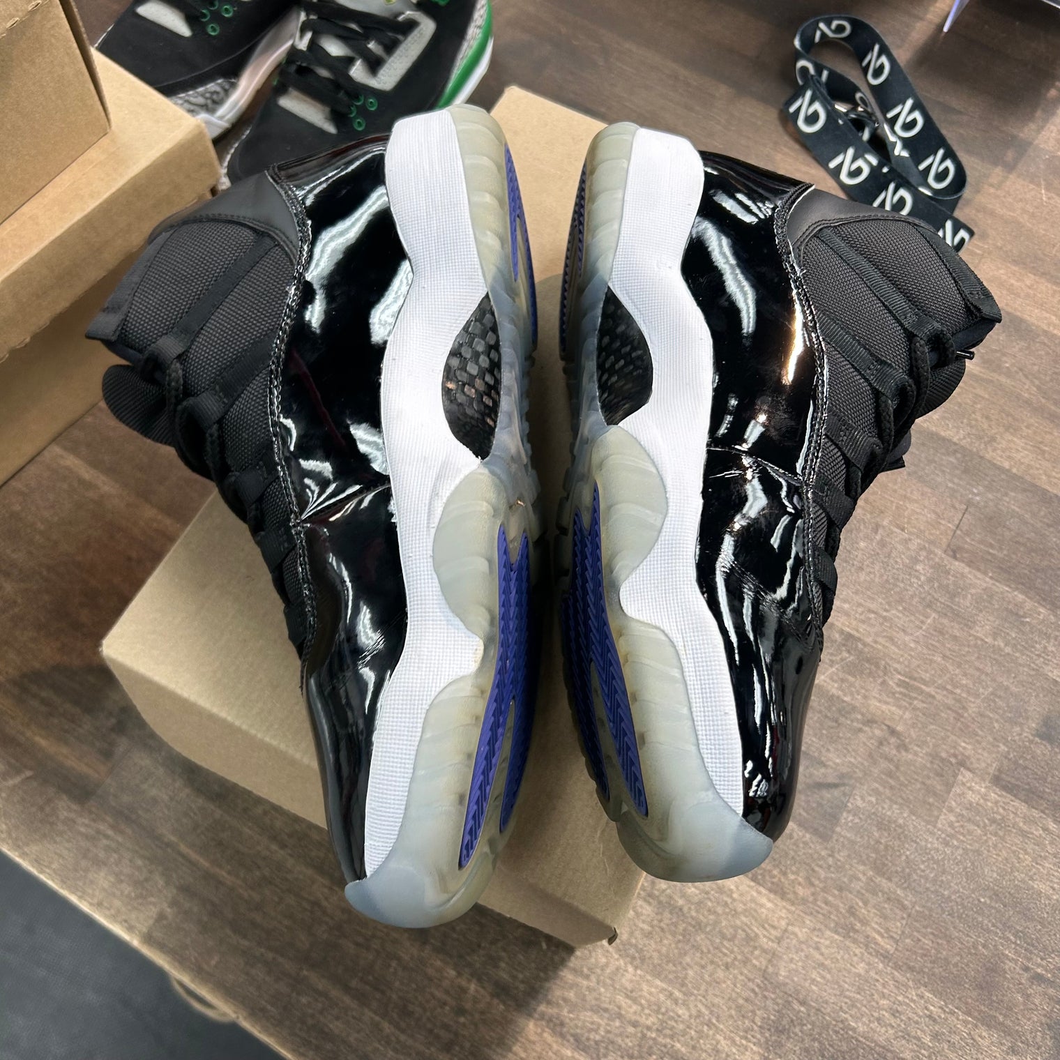 Space Jam Jordan 11 Retro (2016) (USED, No Box)