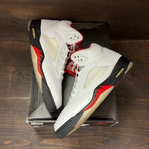 Jordan 5 Retro Fire Red Silver Tongue (2020) - Image 2
