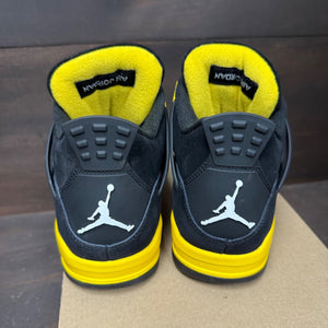 Jordan 4 Retro Thunder (2023) Size 8.5 (Pre-Owned) - sole