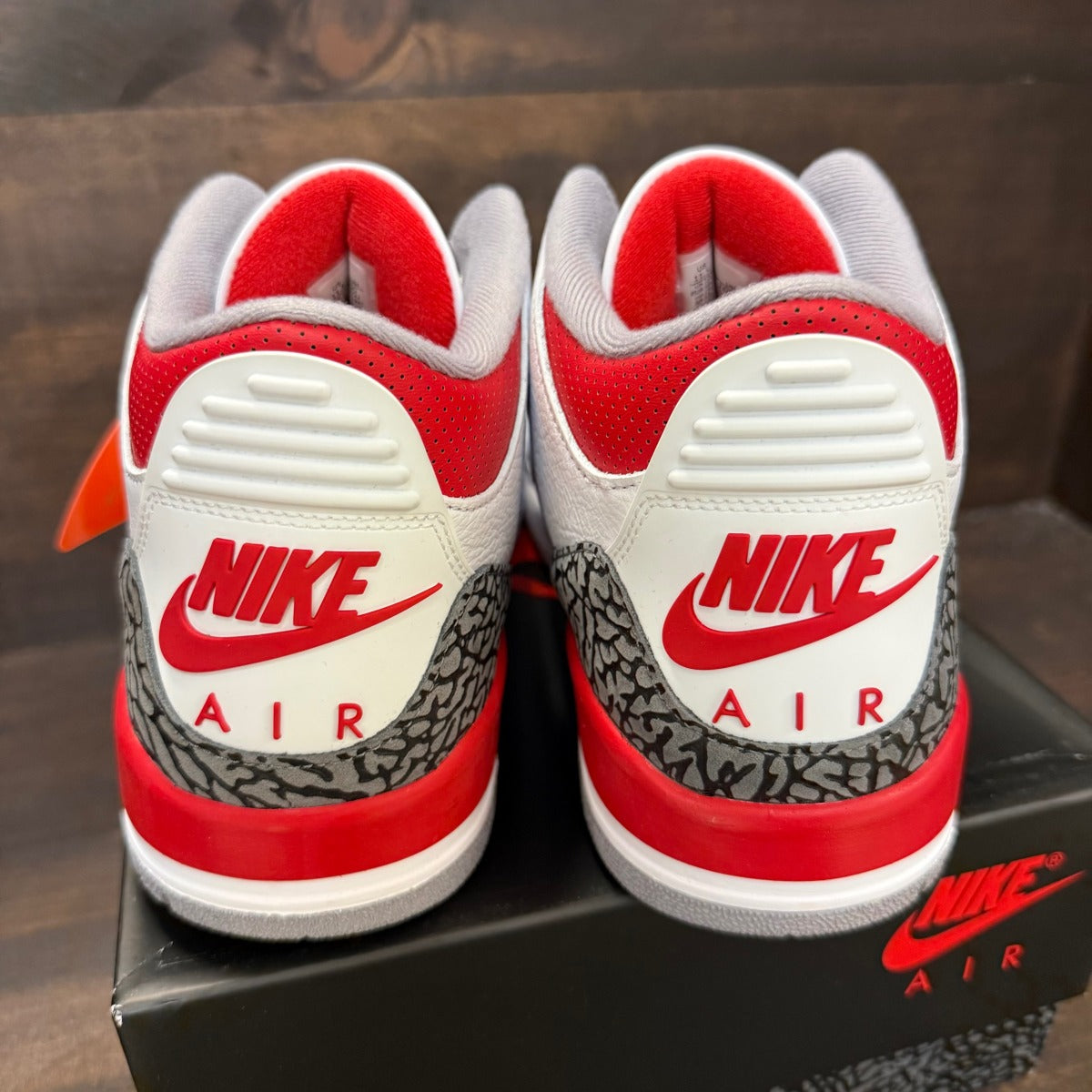 Jordan 3 Retro Fire Red (2022) - Image 3