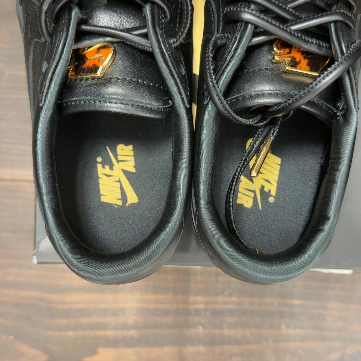 Jordan 1 Retro Low OG Xuanwu Year of the Snake Size 9.5 (Pre-Owned) - aux