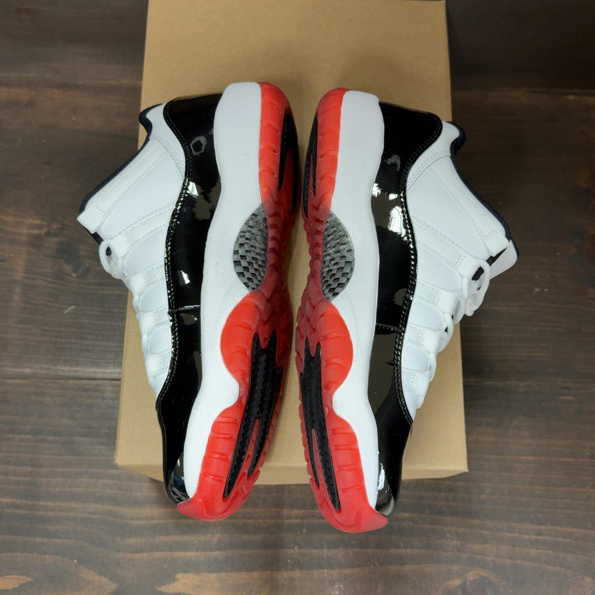 Jordan 11 Retro Low Concord Bred (GS) Size 7Y - Image 4