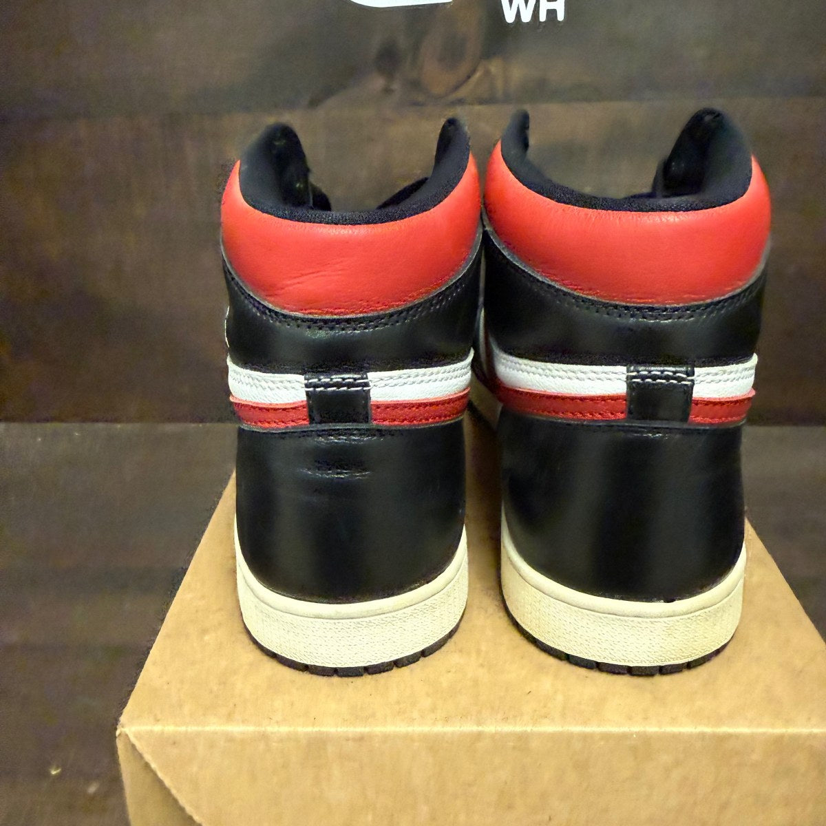 Jordan 1 Retro High Black Gym Red Size 11 (Pre-Owned) - Image 5
