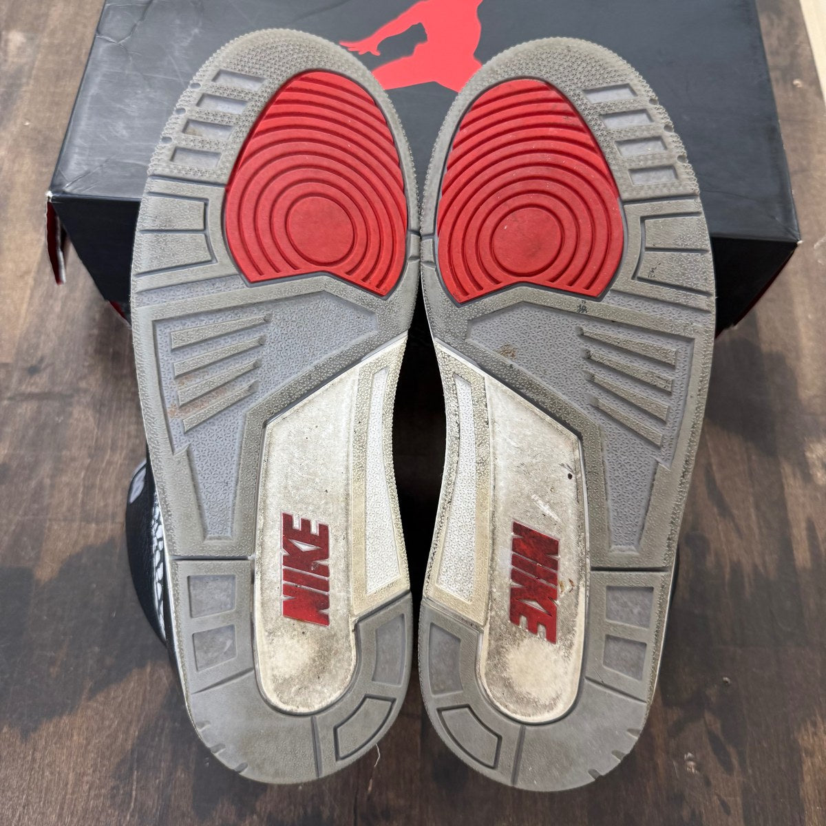 Jordan 3 Retro Black Cement (2018) Size 8.5 (Pre-Owned) - Image 6