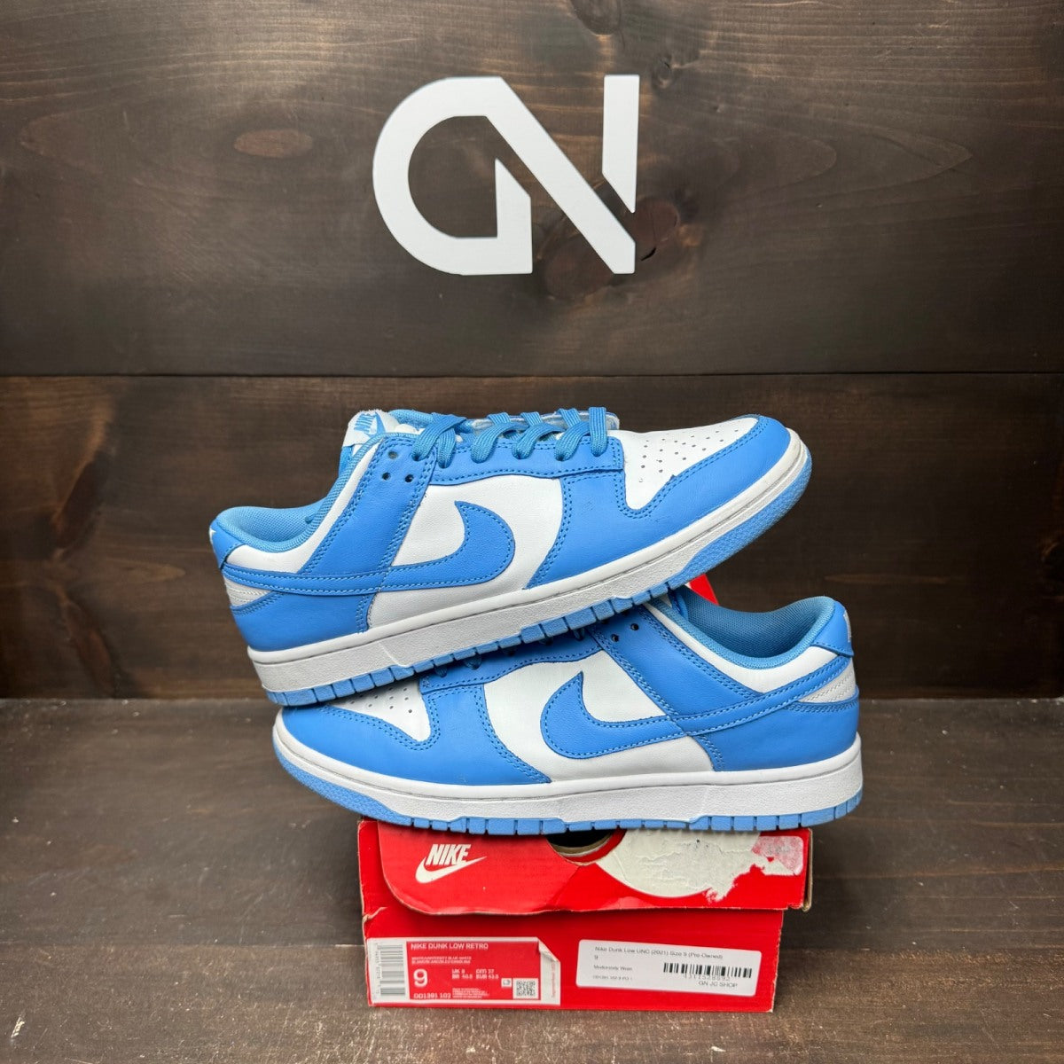 Nike Dunk Low UNC (2021) Size 9 (Pre-Owned) - front