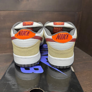 Nike SB Dunk Low Crimson Size 9.5 (Pre-Owned) - sole