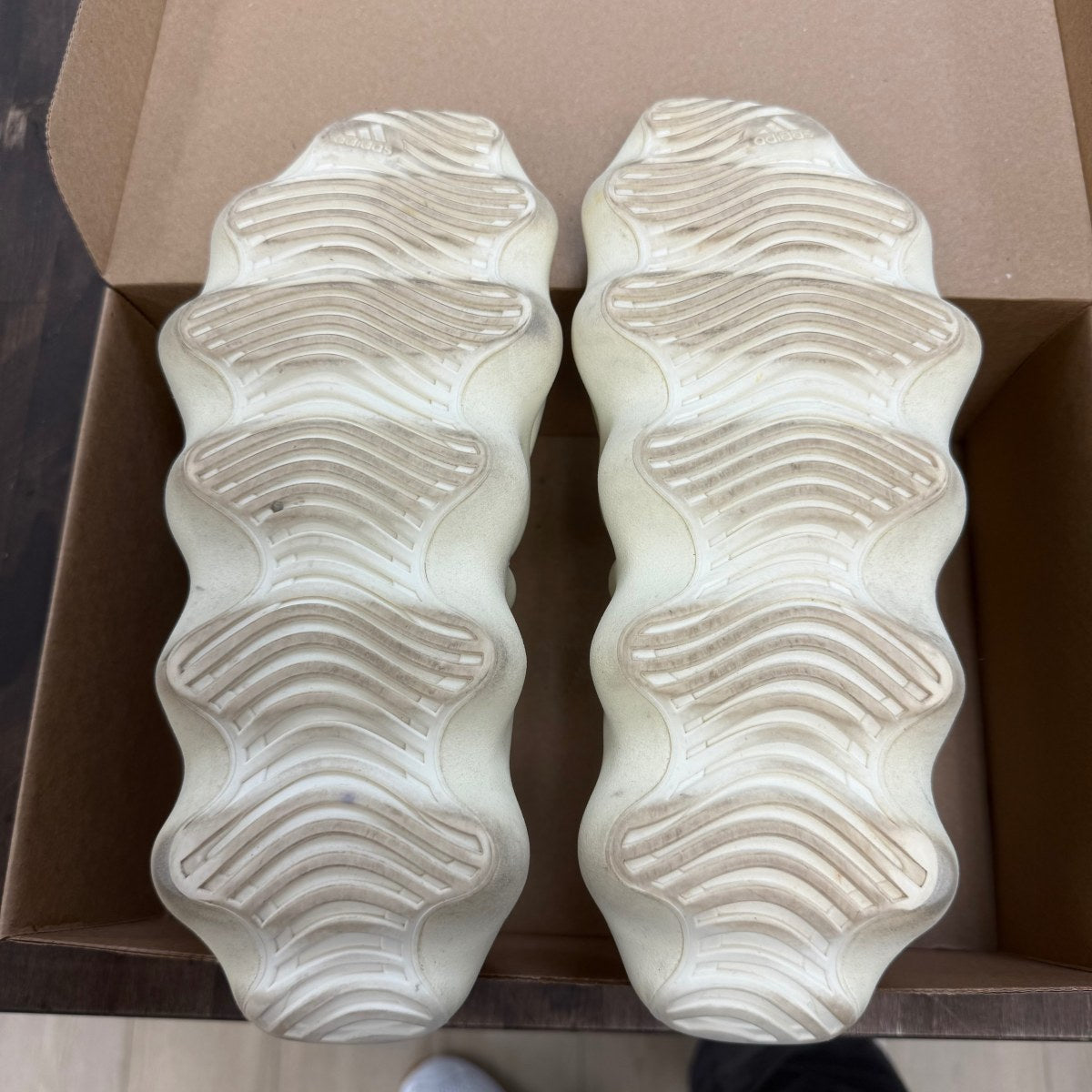 adidas Yeezy 450 Cloud White Size 11 (Pre-Owned) - Image 5