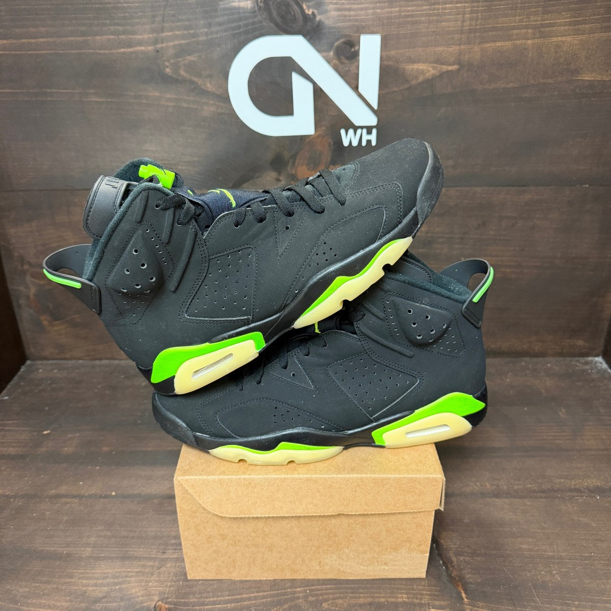 Jordan 6 Retro Electric Green Size 11.5 (Pre-Owned) - Image 1