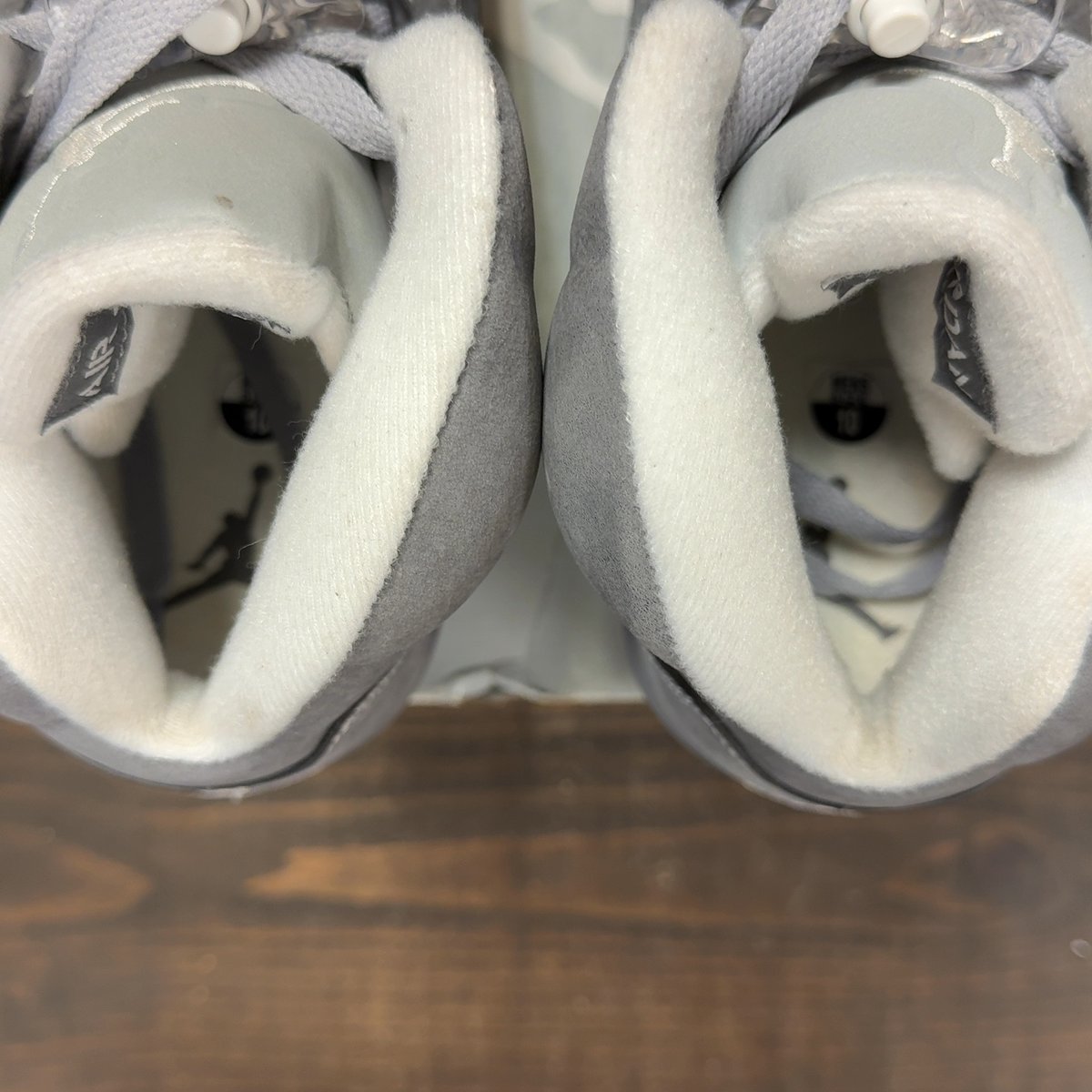 Jordan 5 Retro Wolf Grey (2026) Size 10 (Pre-Owned) - aux