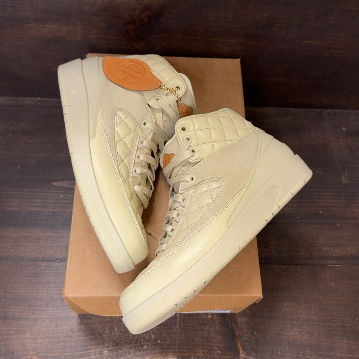 Jordan 2 Retro Just Don Beach Size 8 (Pre-Owned) - back