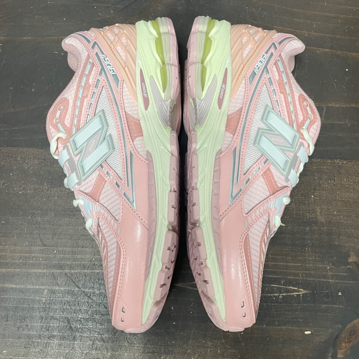 New Balance 1906R Lunar New Year Pink Size 8.5 - sole