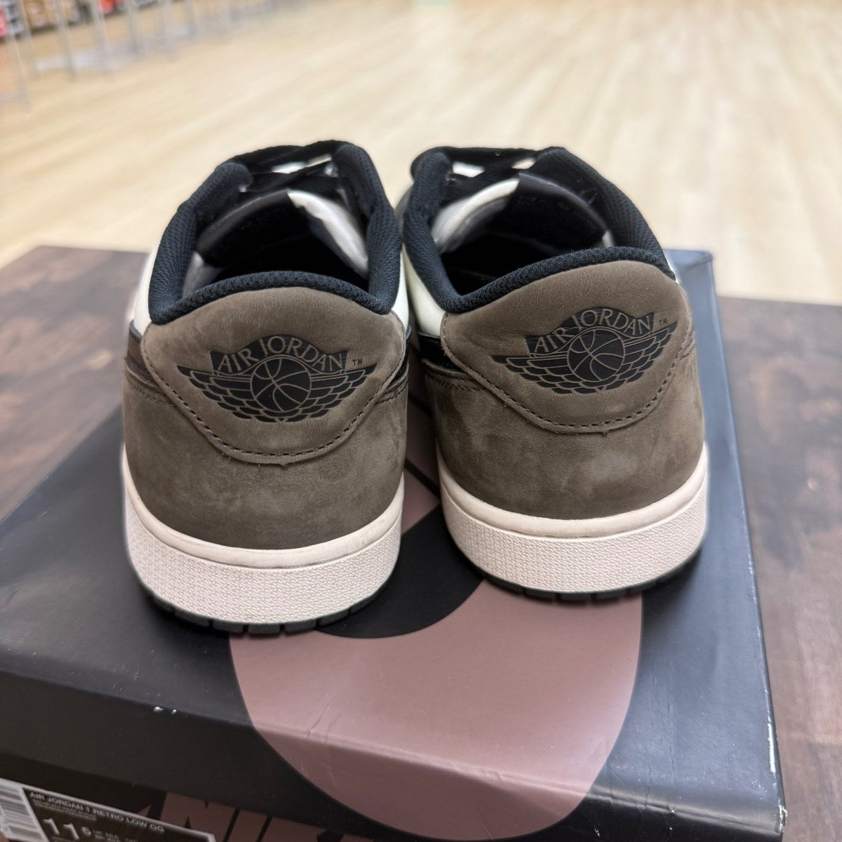 Jordan 1 Retro Low OG Mocha - Image 5
