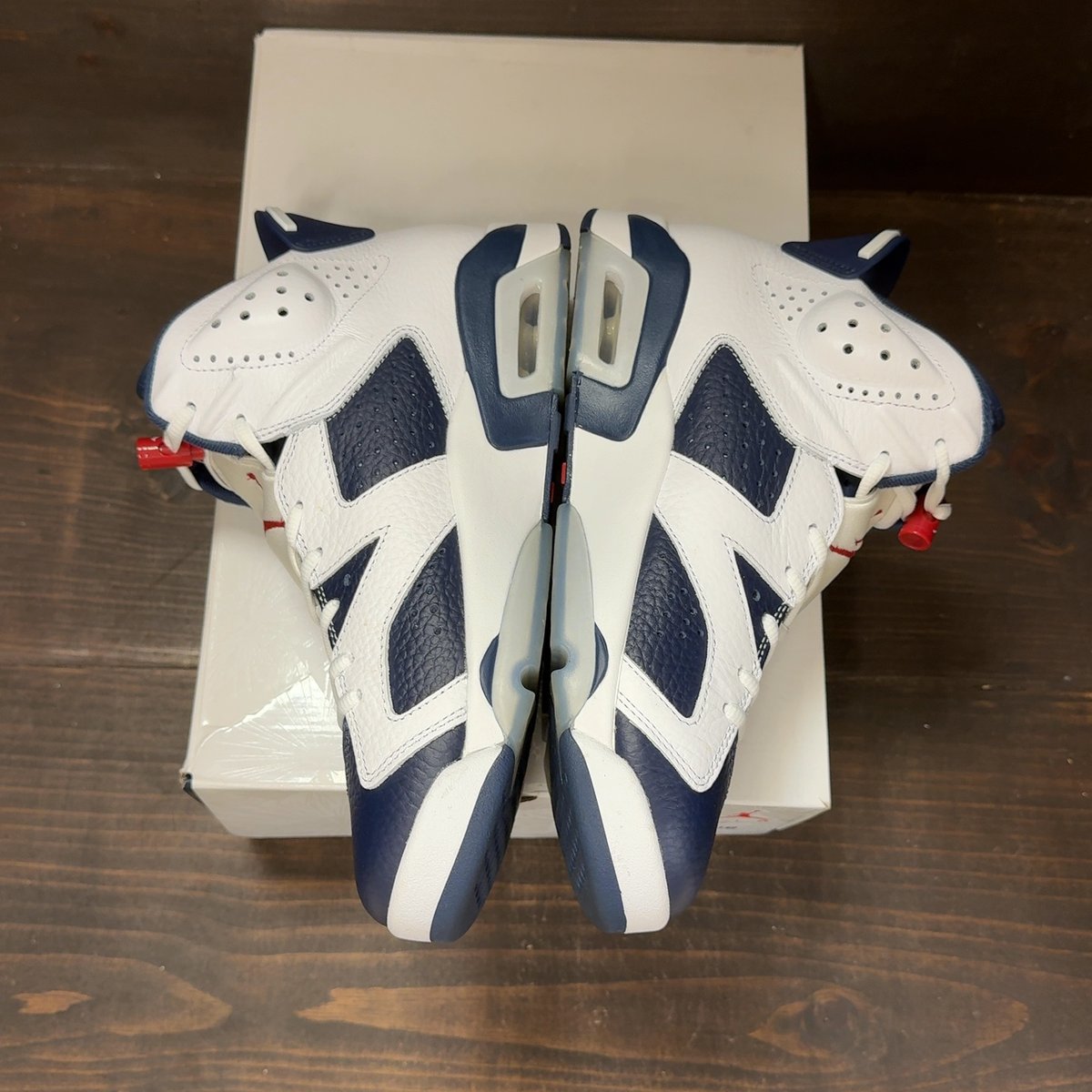 Jordan 6 Retro Olympic (2024) Size 8.5 (Pre-Owned) - aux