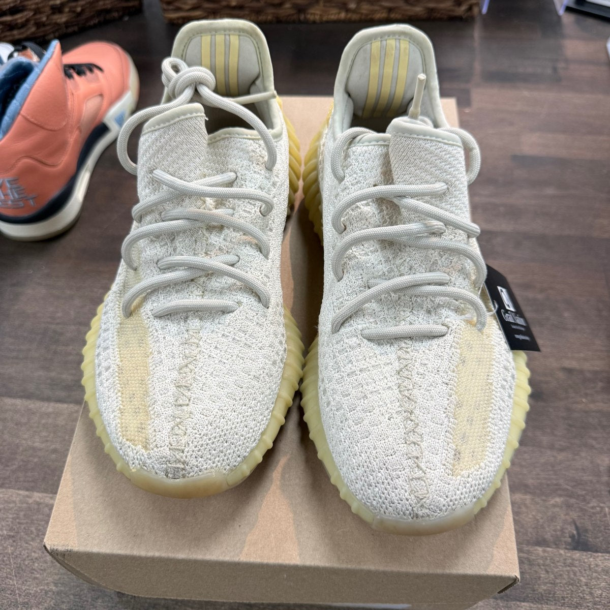 adidas Yeezy Boost 350 V2 Light Size 7 (Pre-Owned) - Image 3