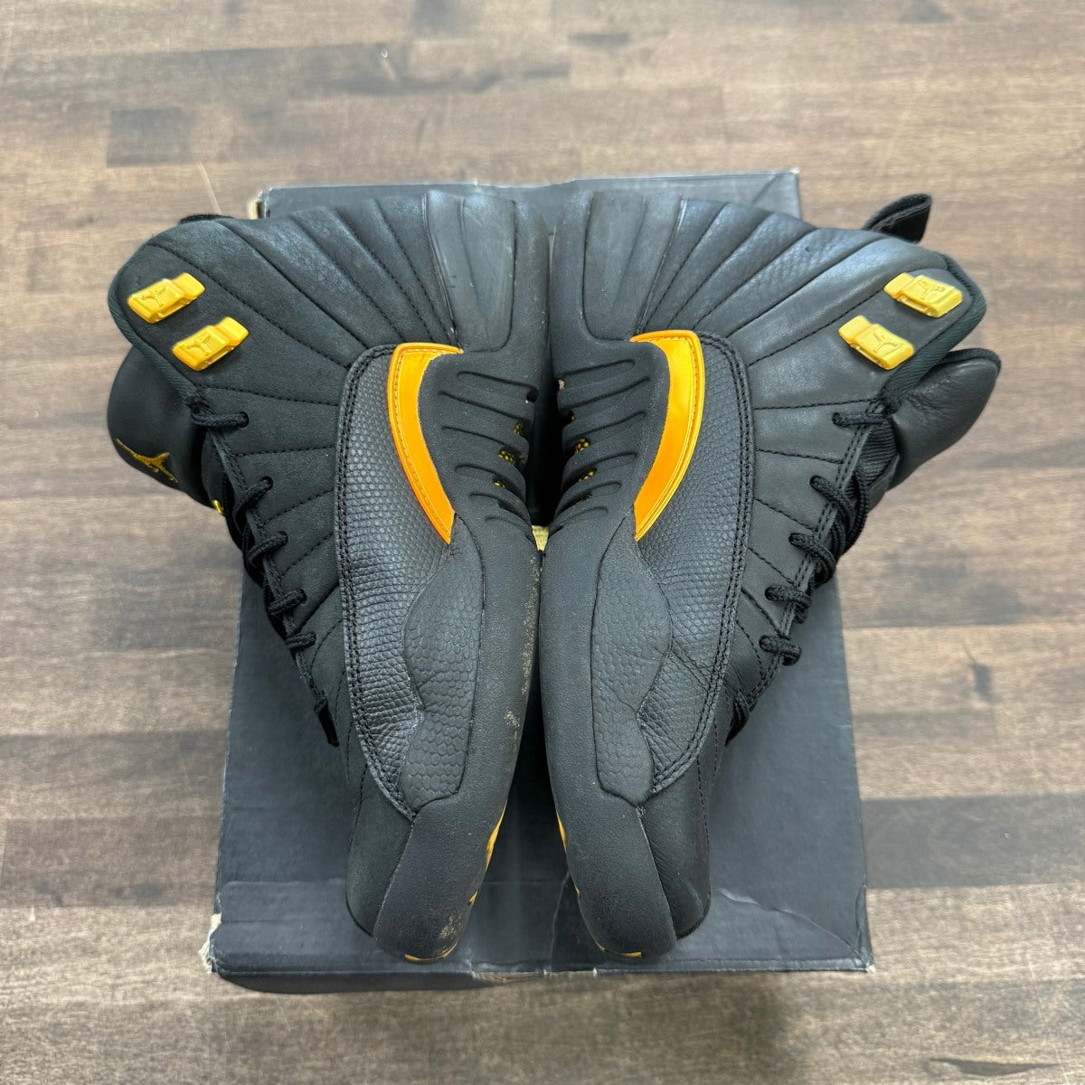 Jordan 12 Retro Black Taxi (GS) Size 6Y (Pre-Owned) - Image 2