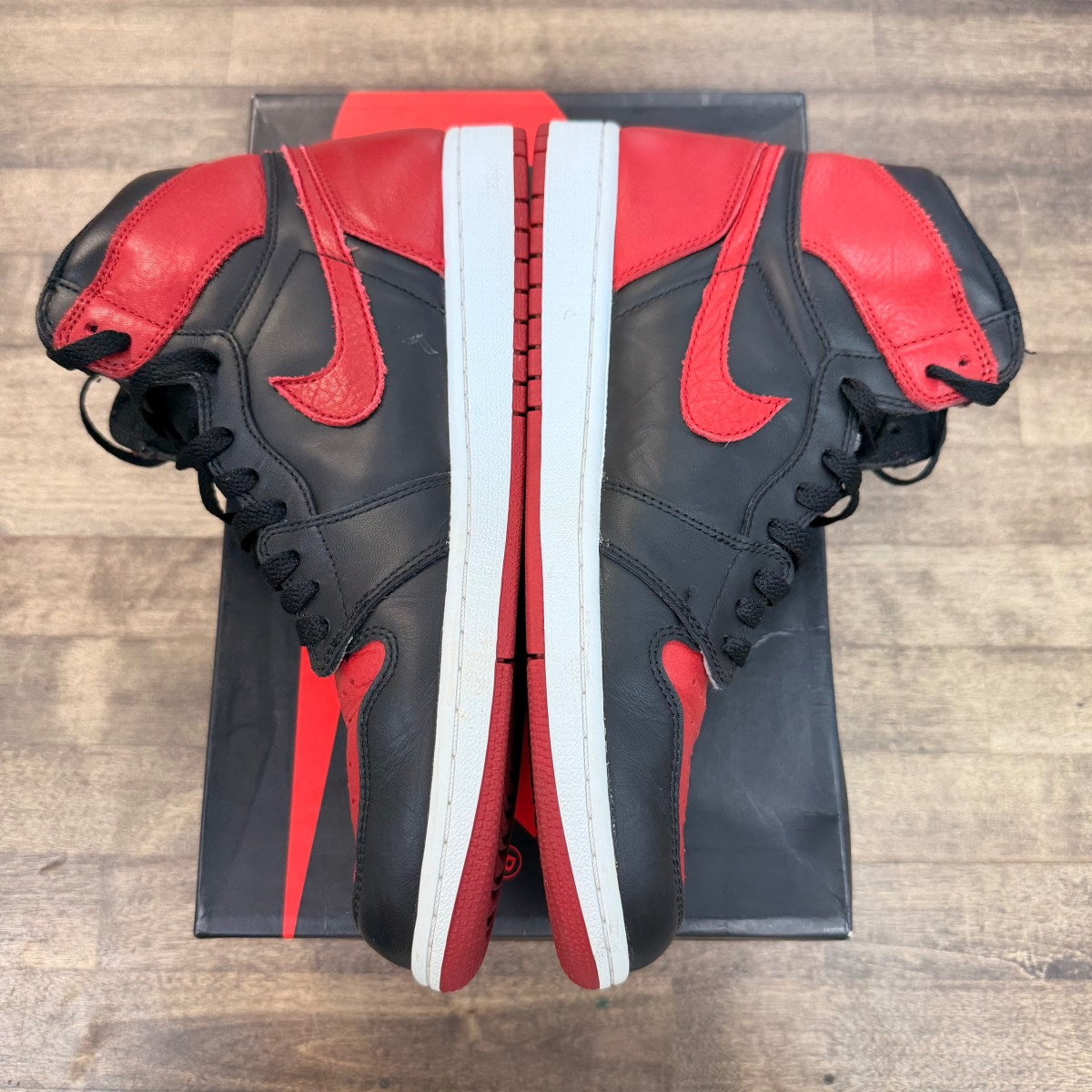 Jordan 1 Retro High Bred Banned (2016) Size 11 (Pre-Owned) - Image 3