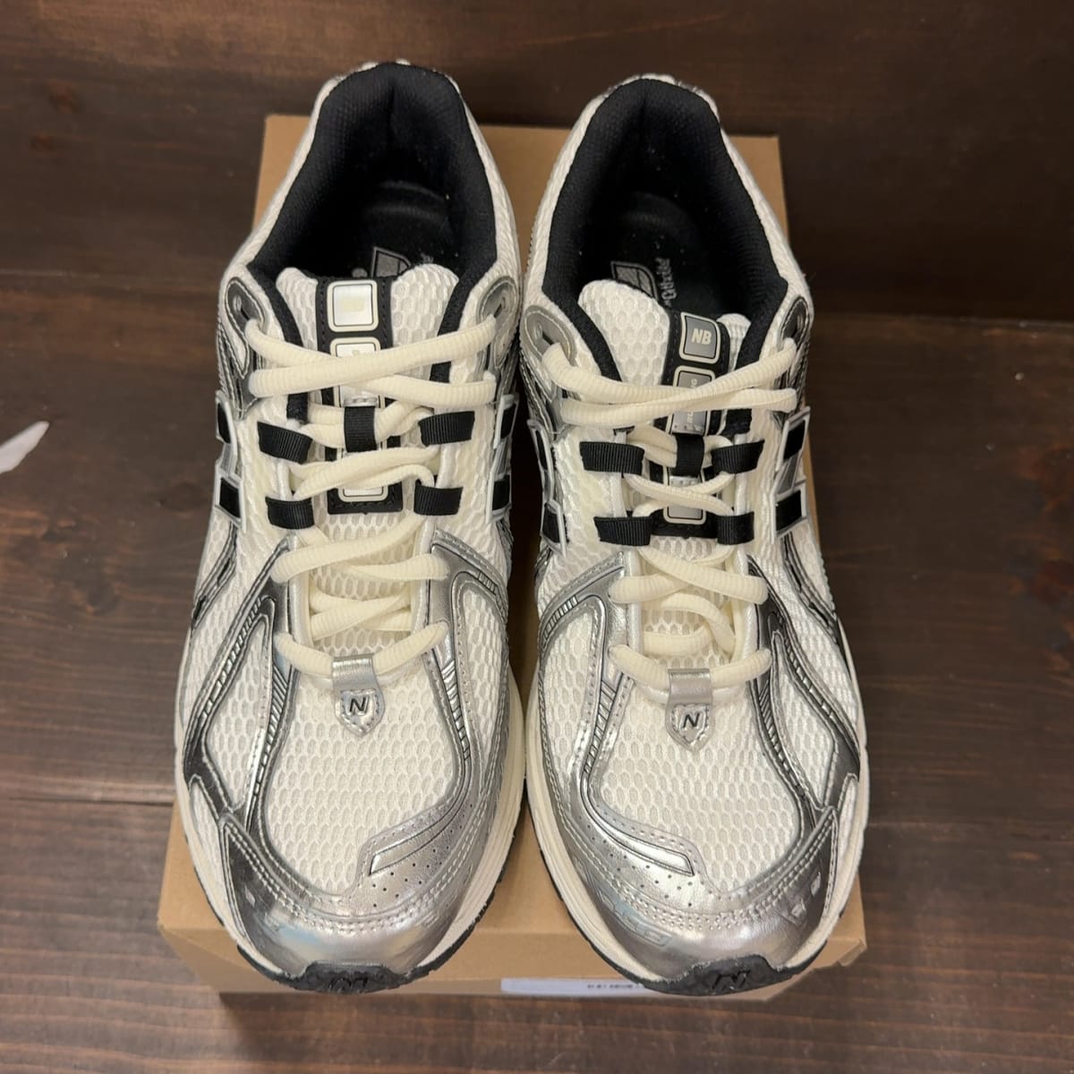 New Balance 1906R Silver Black Size 11 (Pre-Owned) - tag