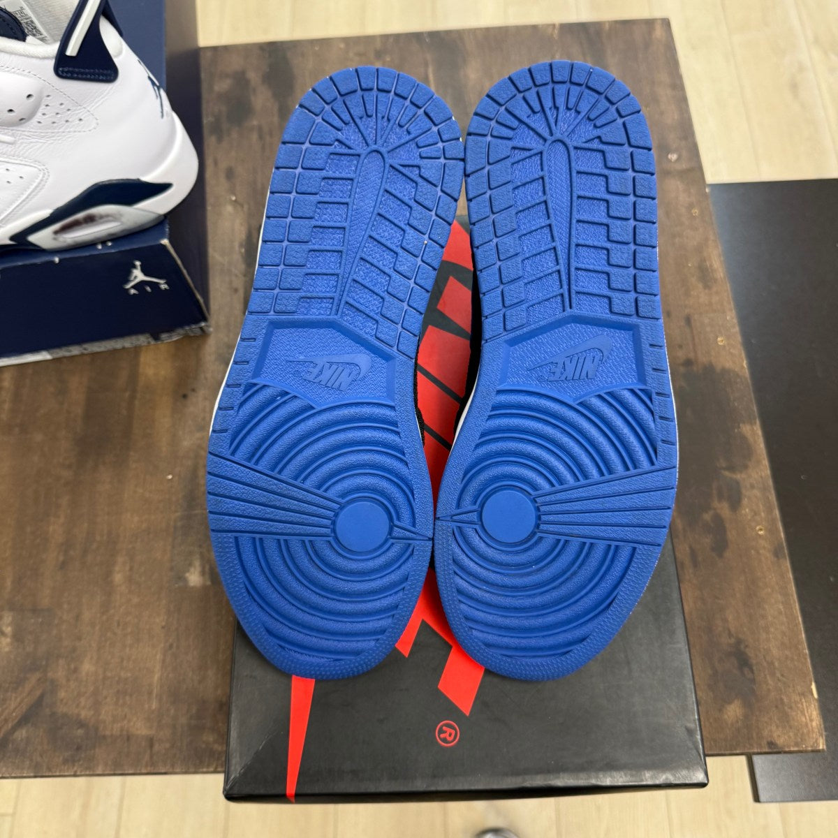 Jordan 1 Retro High Flyknit Royal - Image 5