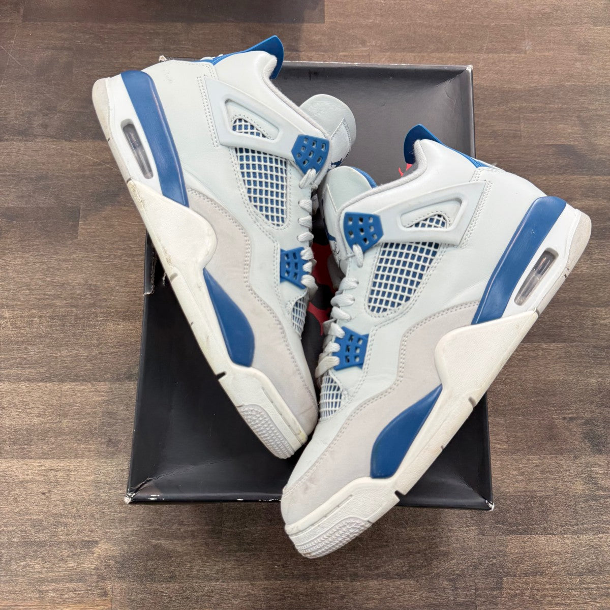 Jordan 4 Retro Military Blue (2024) - Image 1