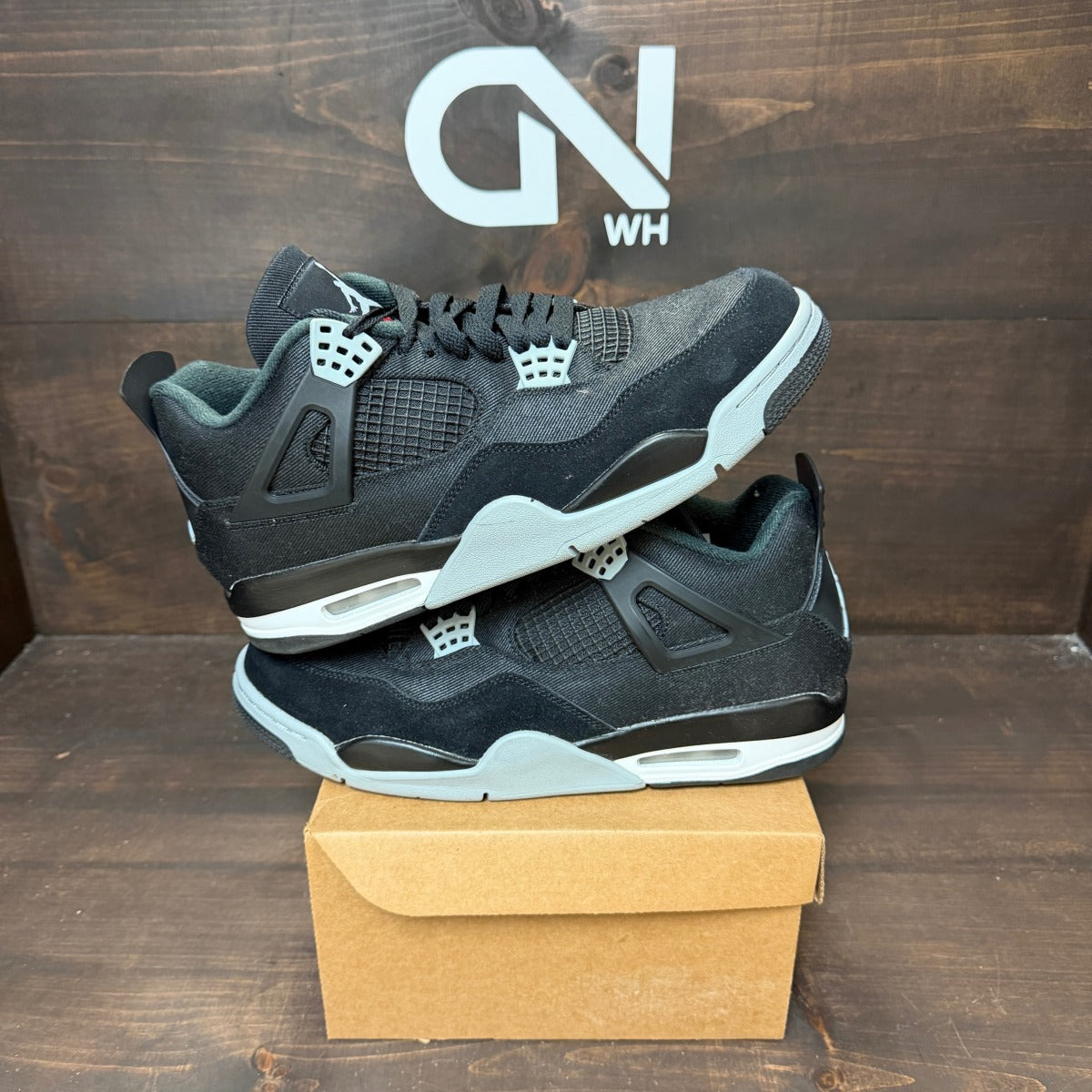 Jordan 4 Retro SE Black Canvas Size 11 (Pre-Owned) - Image 1
