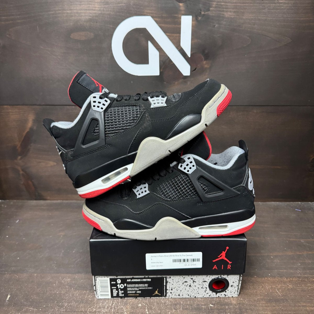 Jordan 4 Retro Bred (2019) Size 9 (Pre-Owned) - front