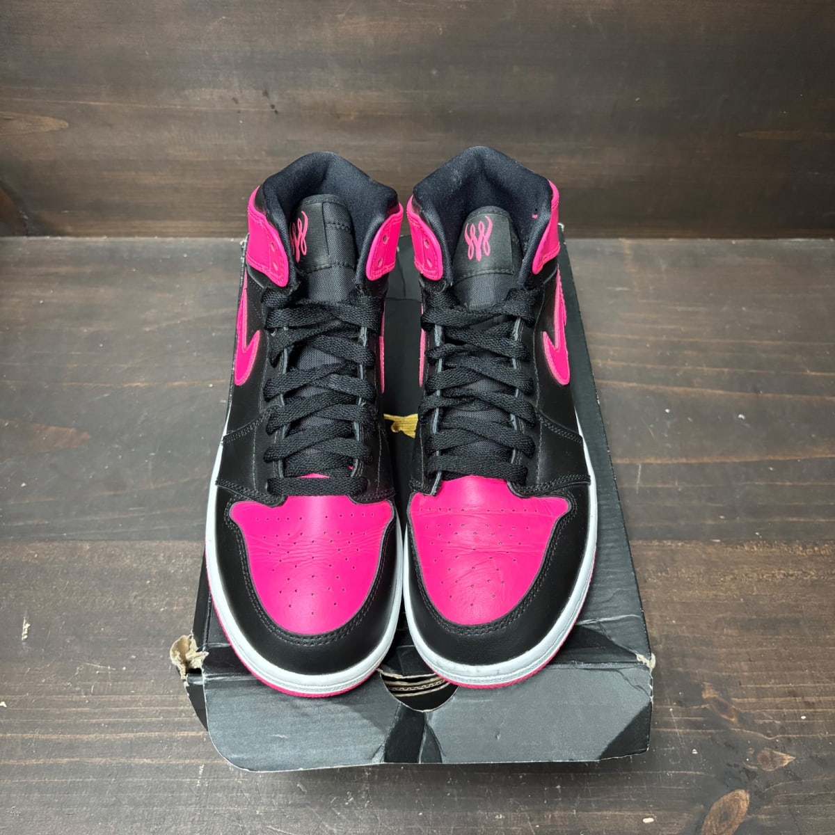 Jordan 1 Retro Serena Williams Hyper Pink (GS) Size 6Y (Pre-Owned) - side
