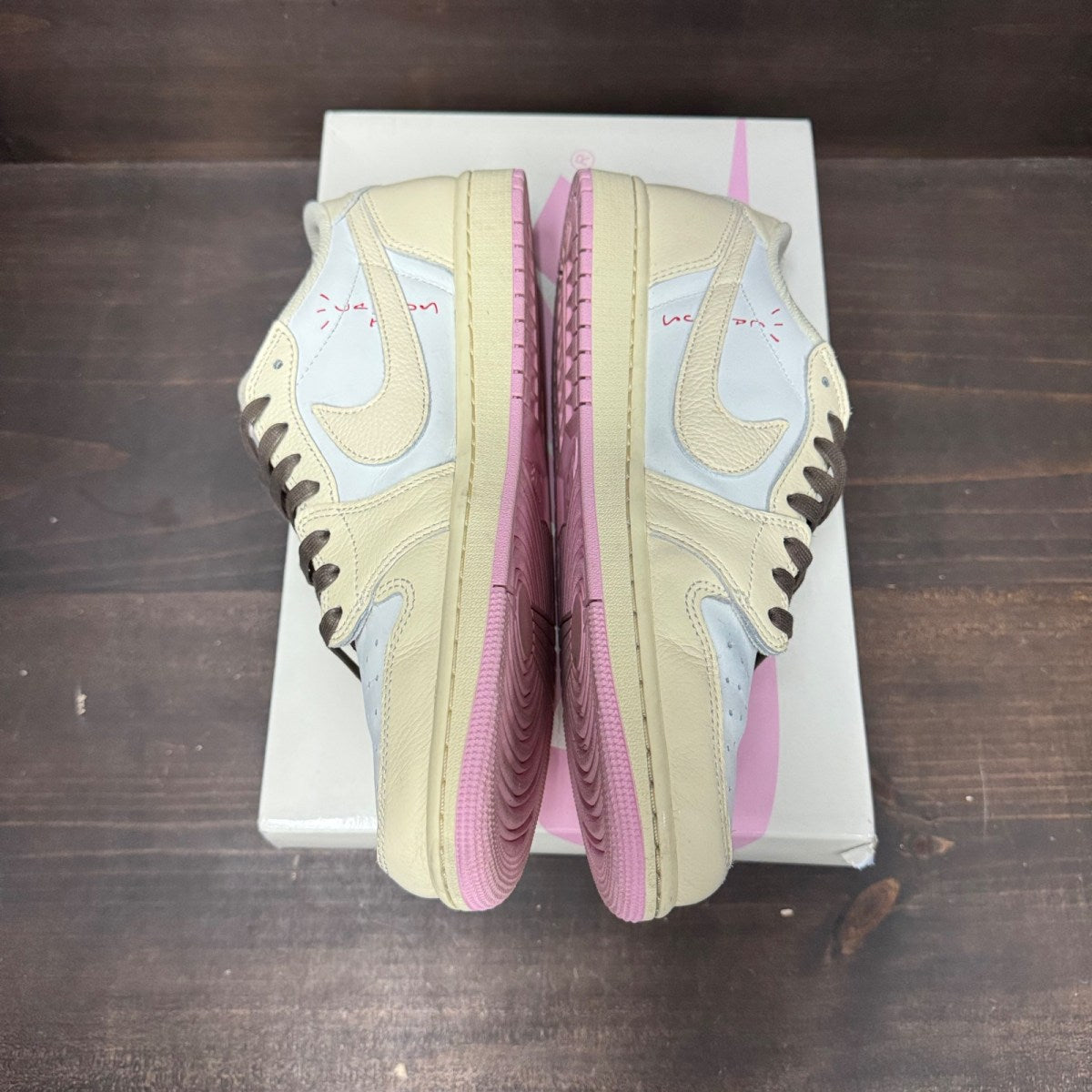 Jordan 1 Retro Low OG SP Travis Scott Shy Pink - Image 4