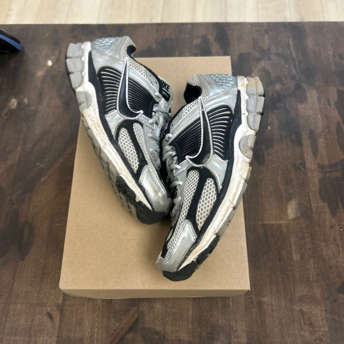 Nike Zoom Vomero 5 Metallic Silver Black Size 8 (Pre-Owned) - Image 1