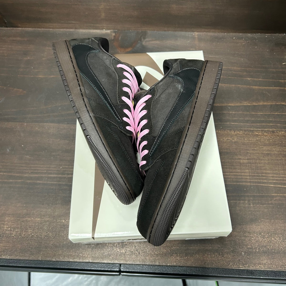 Jordan 1 Retro Low OG SP Travis Scott Velvet Brown - Image 2