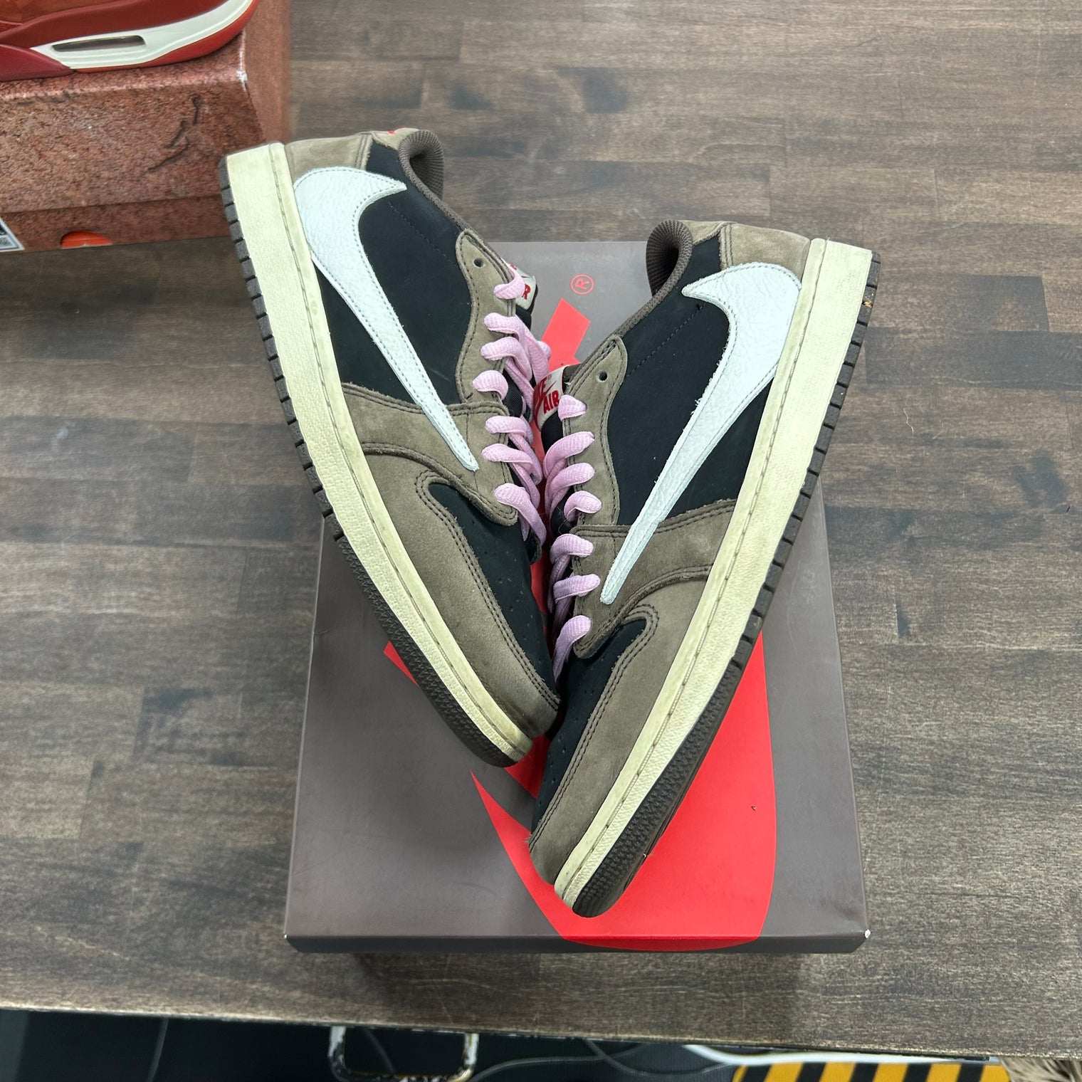Travis Scott Dark Mocha Jordan 1 Low OG SP (USED)