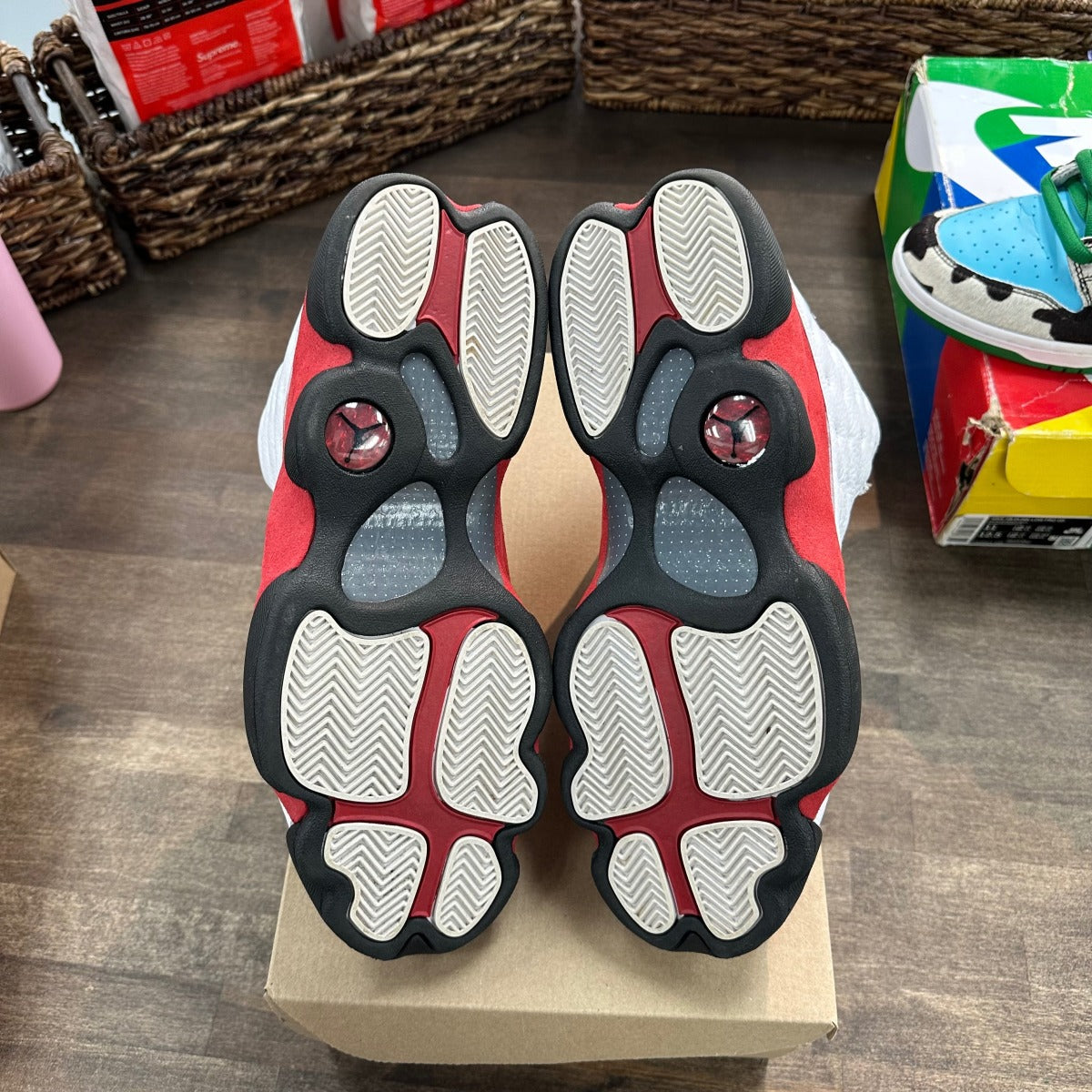 Jordan 13 Retro OG Chicago (2017) Size 11 (Pre-Owned) - Image 4