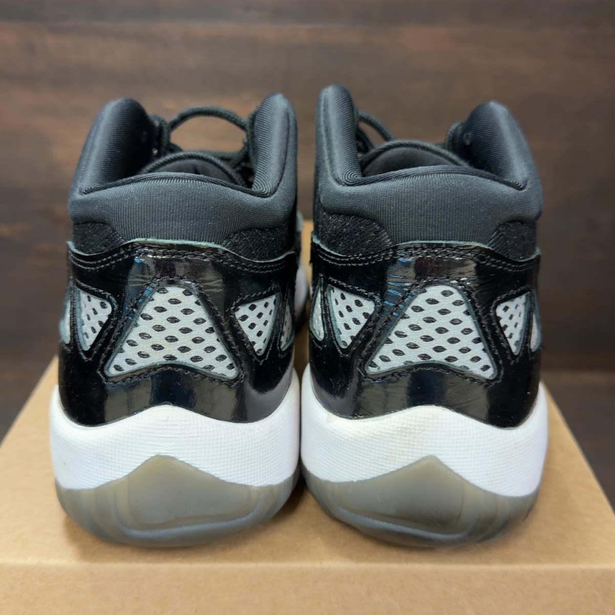 Jordan 11 Retro Low IE Craft Black White Size 9 (Pre-Owned) - aux