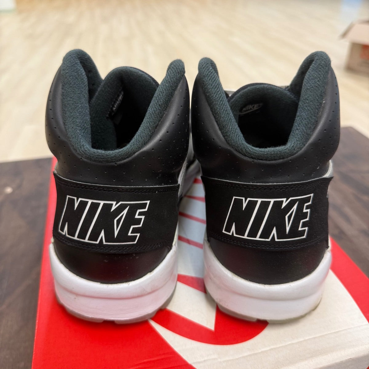 Nike Air Trainer SC High Raiders (2022) - Image 3