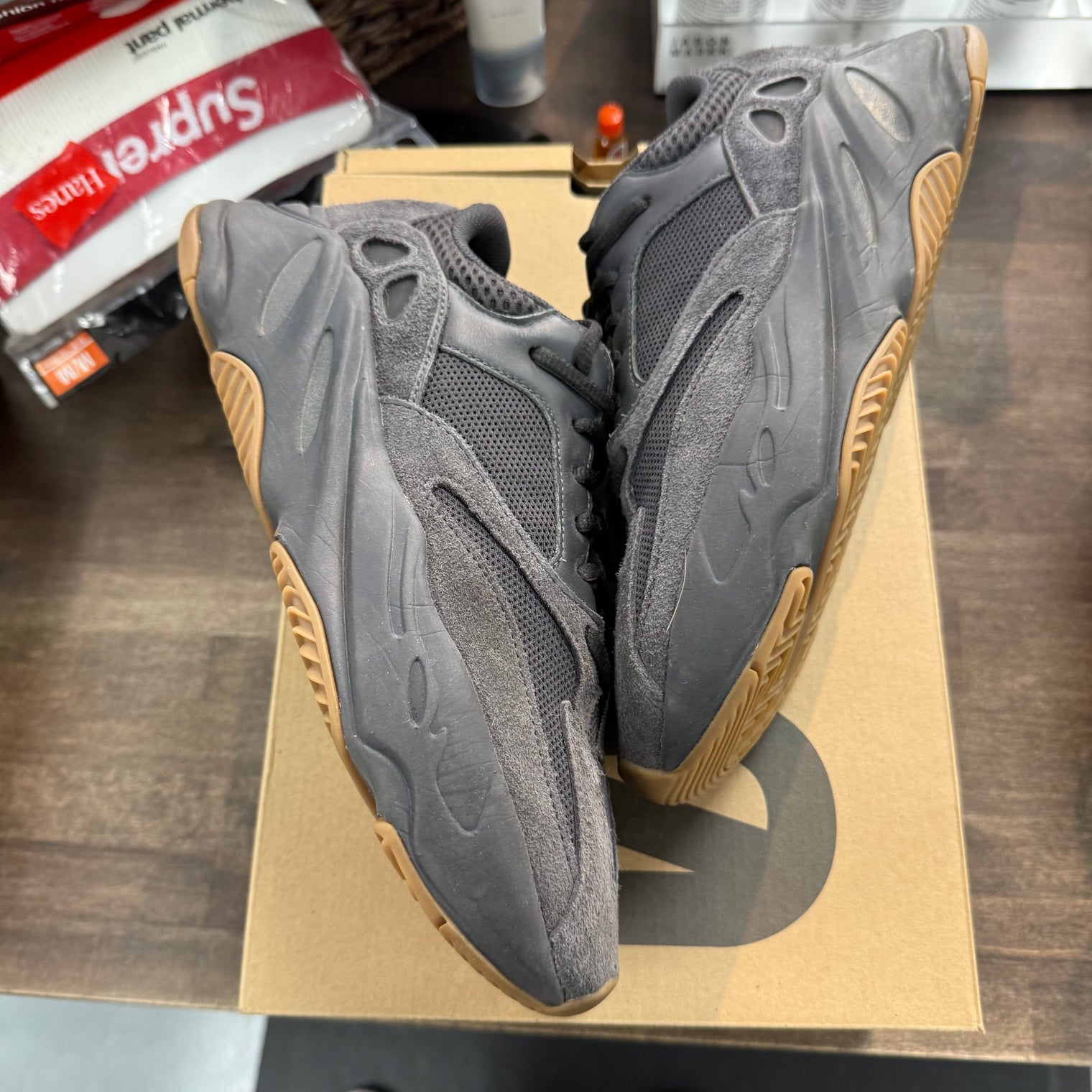 Utility Black Yeezy 700 (USED)