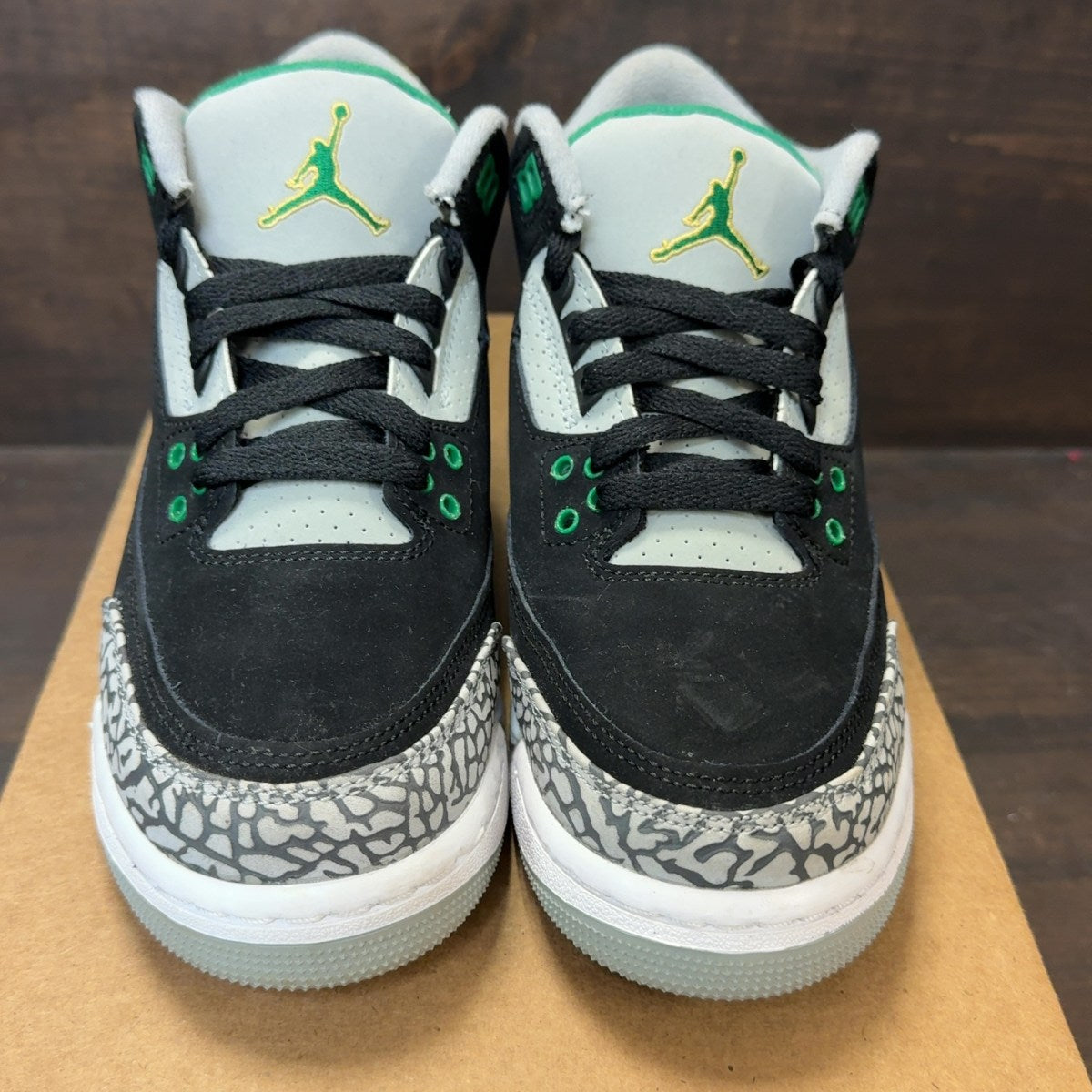 Jordan 3 Retro Pine Green (GS) Size 5.5Y (Pre-Owned) - Image 3
