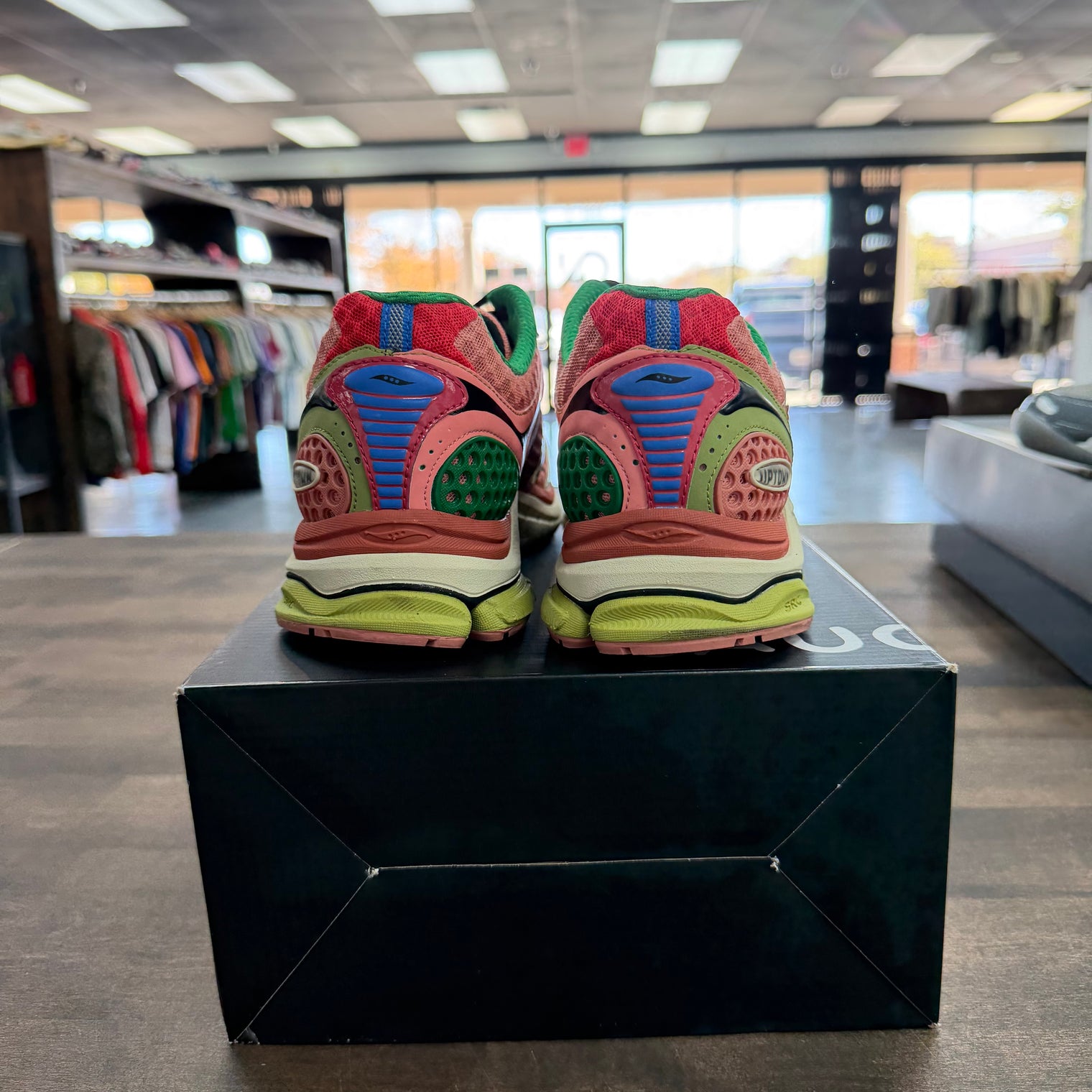 Jae Tips Flowers Grow Uptown Virginia Creeper Saucony ProGrid Triumph 4 (USED)