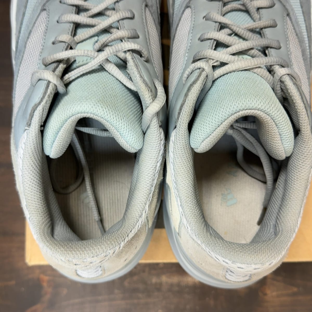 adidas Yeezy Boost 700 Inertia Size 12 (Pre-Owned) - aux