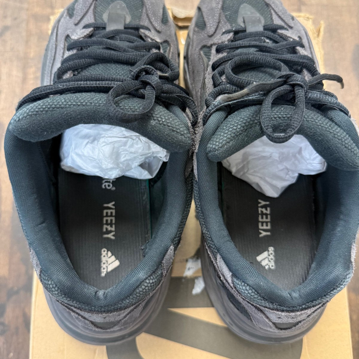 adidas Yeezy Boost 700 V2 Vanta - Image 4