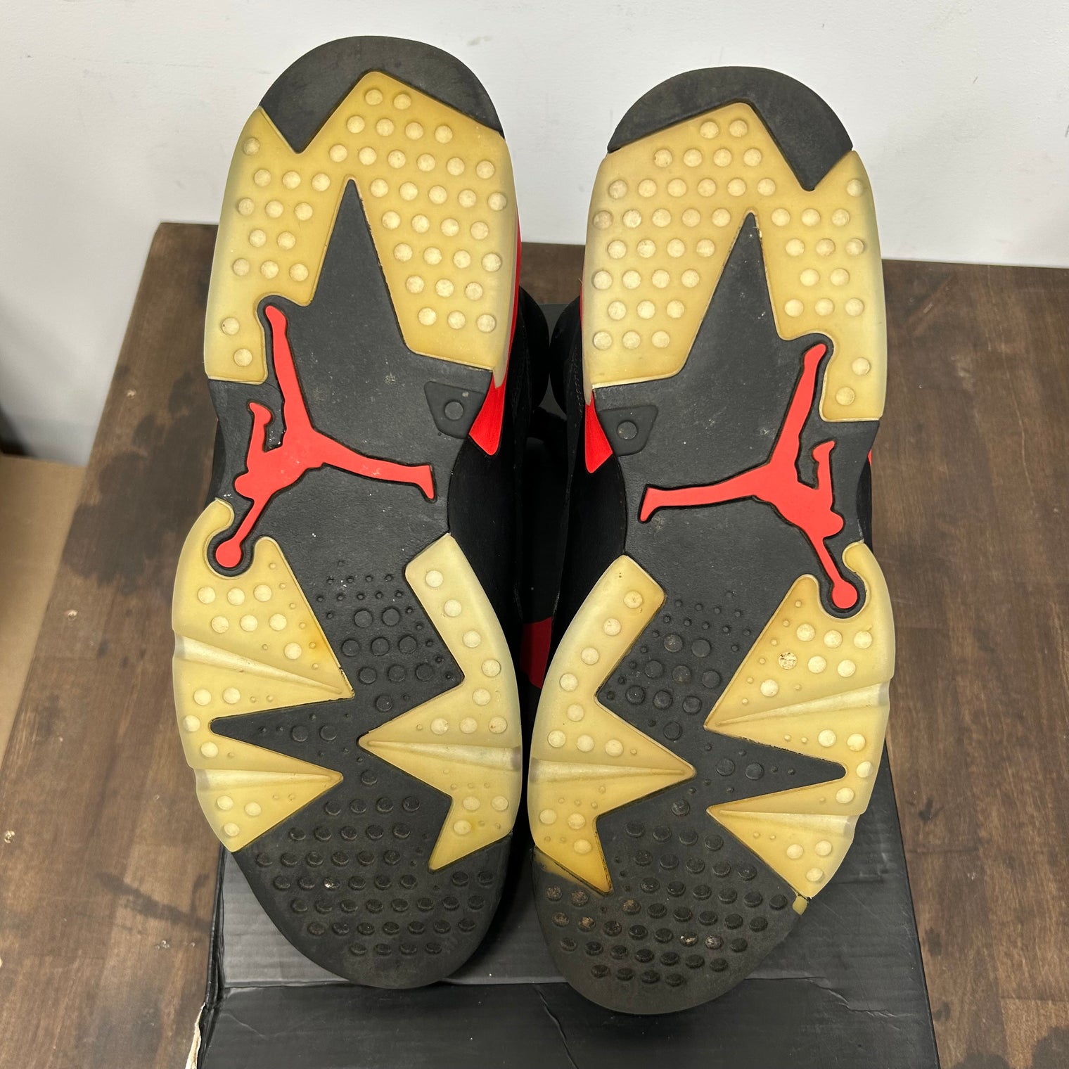 Infrared Jordan 6 Retro (USED, Replacement Box)