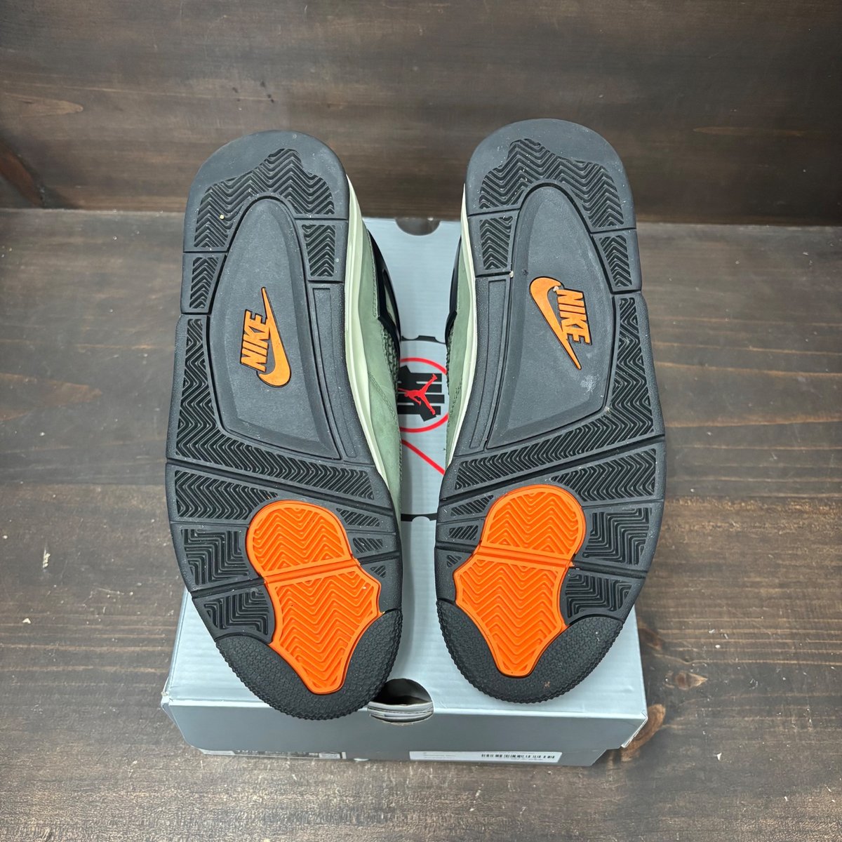 Jordan 4 Retro OG SP Undefeated (2025) Size 9 (Pre-Owned) - box