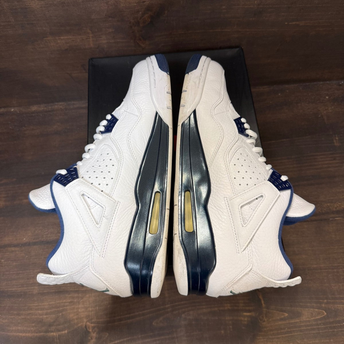 Jordan 4 Retro Columbia (2015) - Image 4