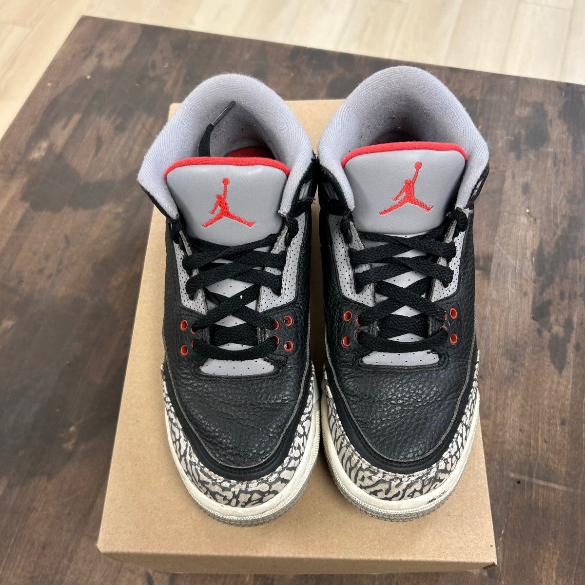 Jordan 3 Retro Black Cement (2018) (GS) Size 6Y (Pre-Owned) - Image 2