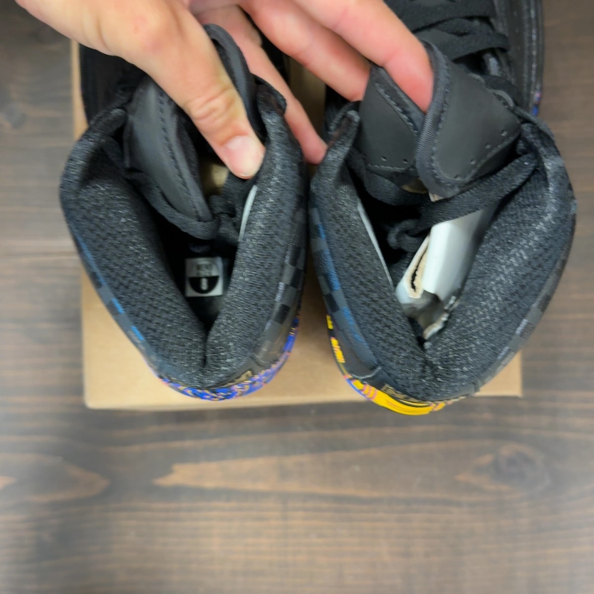 Jordan 2 Retro Black History Month (2019) Size 8 (Pre-Owned) - Image 6