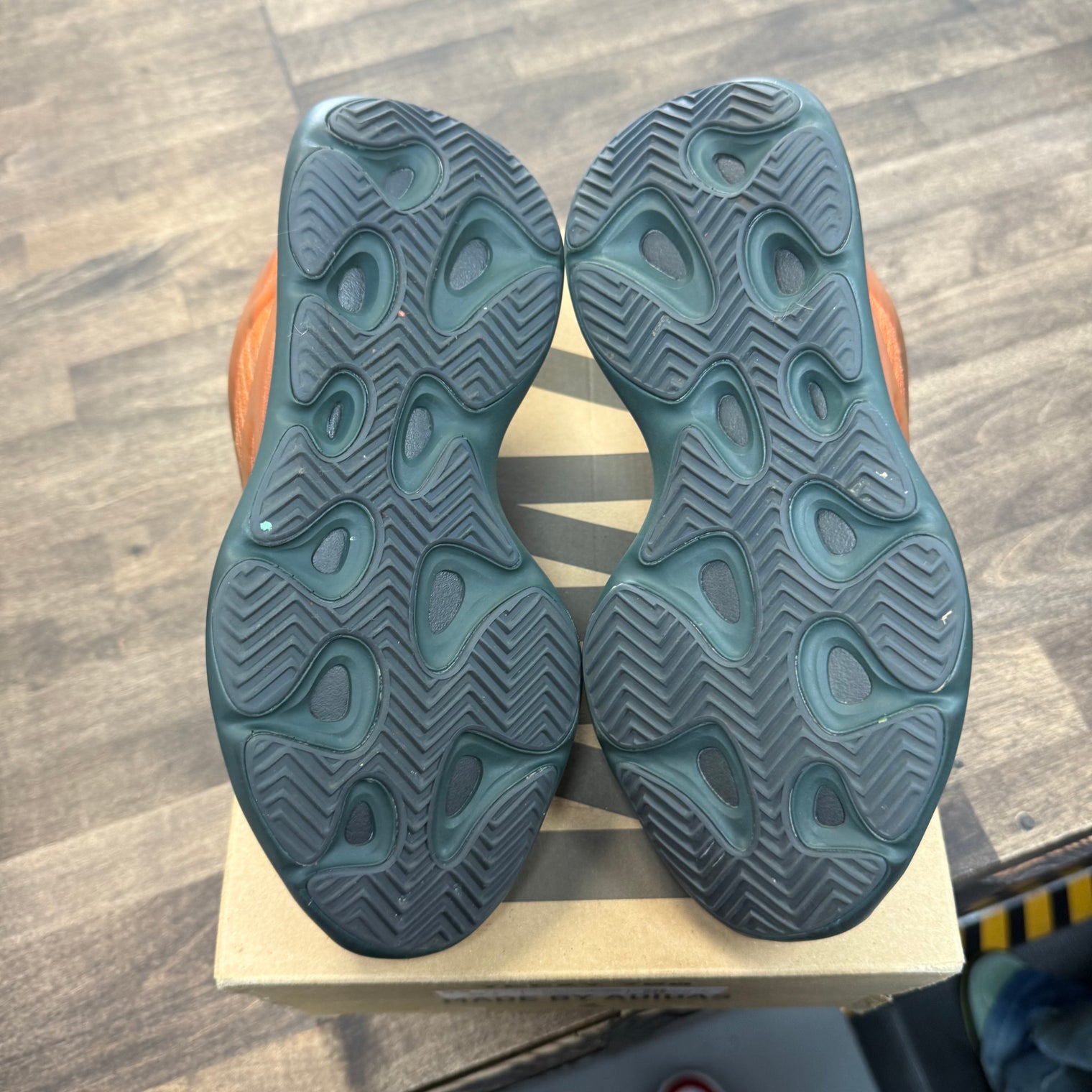 Copper Fade Yeezy 700 V3 (USED)